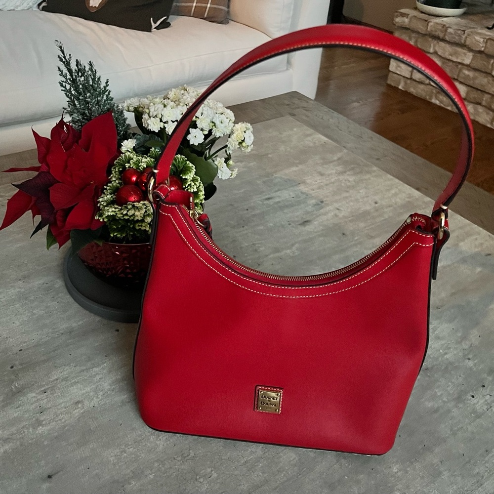 Dooney & Bourke Medium Hobo Shoulder Bag -Treat yourself or your sweetie❤️